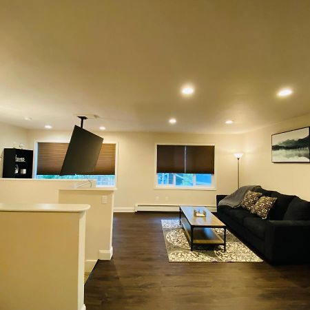 Beautiful 2 Bedroom 1 Bath Apartment With Private Garage Anchorage Bagian luar foto