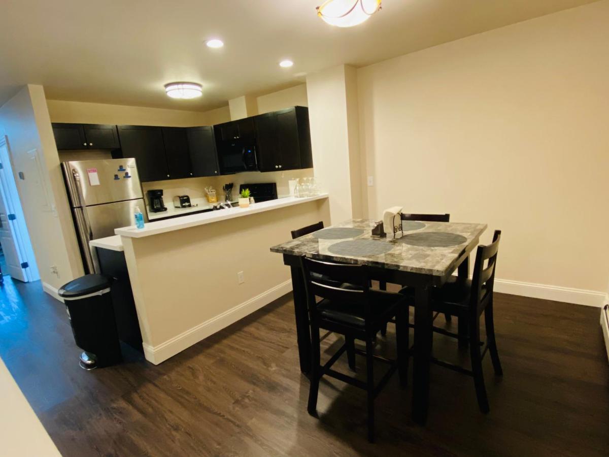 Beautiful 2 Bedroom 1 Bath Apartment With Private Garage Anchorage Bagian luar foto
