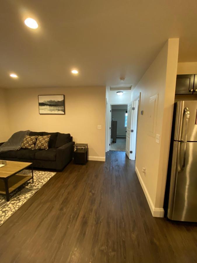 Beautiful 2 Bedroom 1 Bath Apartment With Private Garage Anchorage Bagian luar foto