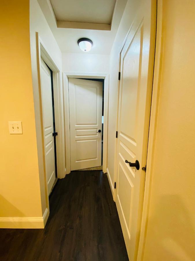 Beautiful 2 Bedroom 1 Bath Apartment With Private Garage Anchorage Bagian luar foto