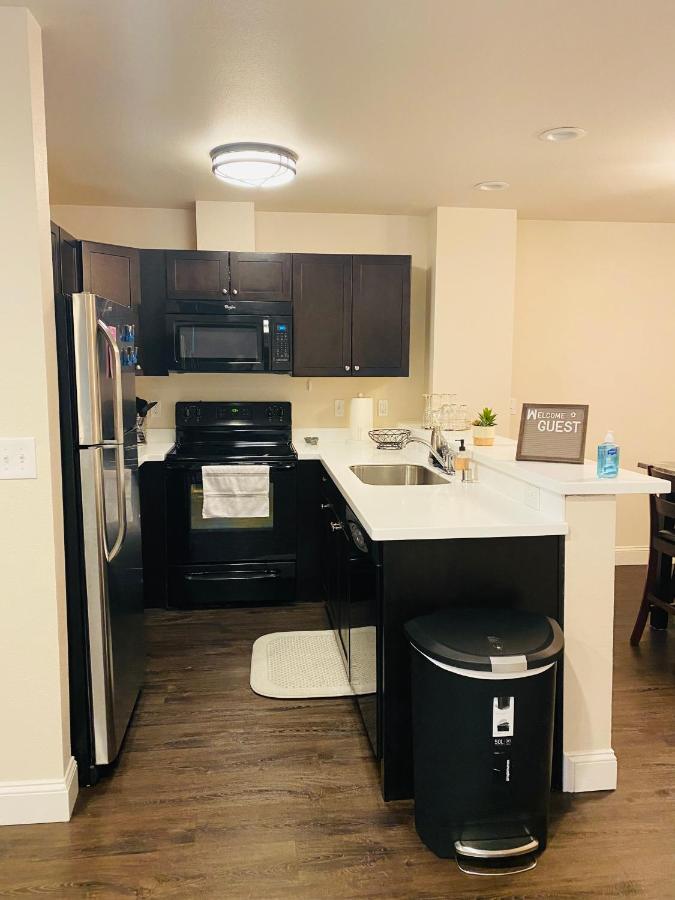 Beautiful 2 Bedroom 1 Bath Apartment With Private Garage Anchorage Bagian luar foto